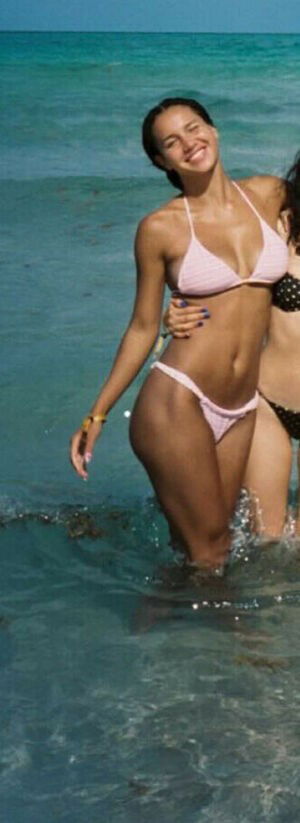 Sofia Wylie / SofiaWylie