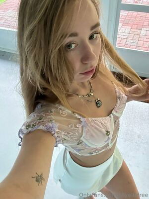 lilliefree / lillyellefree