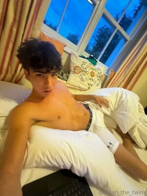 dylan_the_twink / dylantheblank