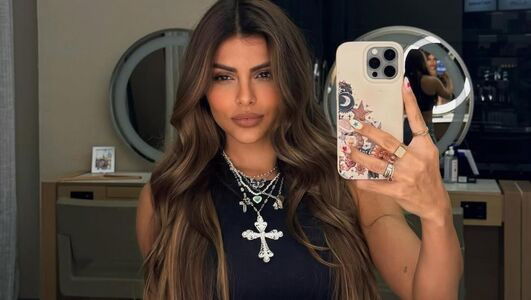 Isabella Arantes / isaabellaarantes