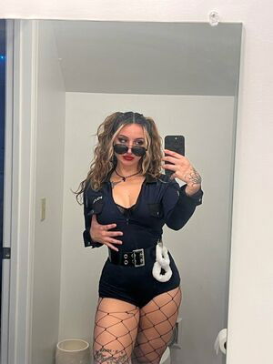 babyroxy / babyyroxy