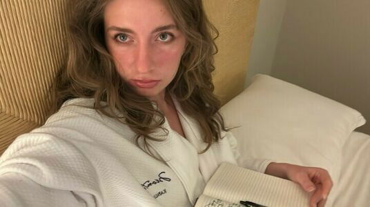 Lizzie Sennott / elizabethsaint / lizziesennott