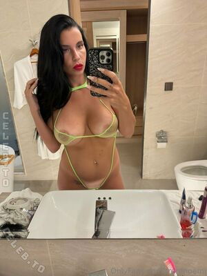 Noemi Frere / frerenoemi / noemifrere