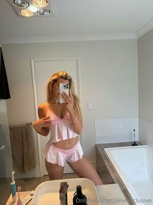 elliexxclusive / elliexxlusive