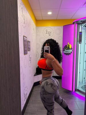 Carmela Habibi / carmelahabibi / carmellaxo / littlemisslibrarian