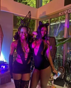 Adiza / Adiza Sankofa / adiza.sankofa / adizasankofa / bimbonique / d4rkbarb1e