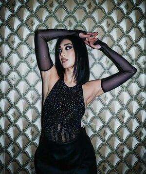 Elif Demirezer