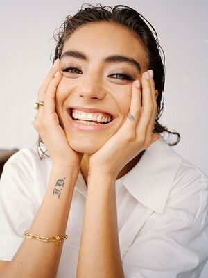 Vanessa Moe / Vanessaanela