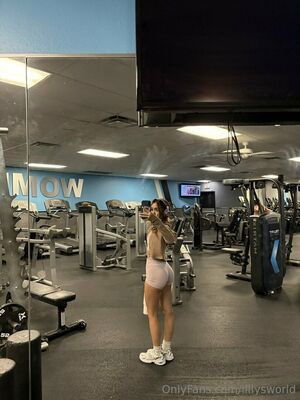 Lllliilyy / Lwlrd444 / lwrld444