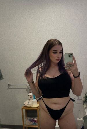 emily.mae94 / maye94 / missmaye94