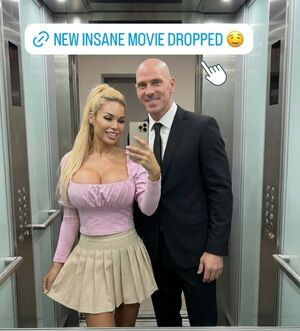 battyboobs / busty_barbie / katebigboobs