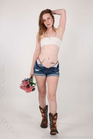 chelseymarieofficial / chelseyy_mariee