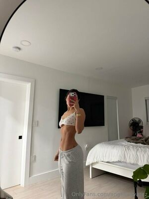 Angelaalvarez / angeelaalvarezz