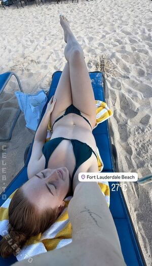 Molly Carlson / mollycarlson1