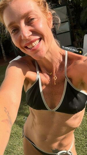 Luiza Possi / luizapossi