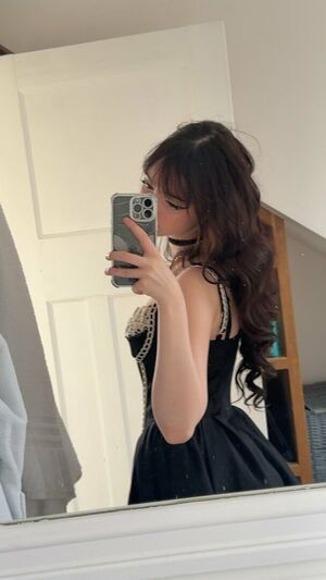 Ella toxic.tenshi / SurvivingAsElla / Toxic Tenshi / angel-ai / toxic.tenshi