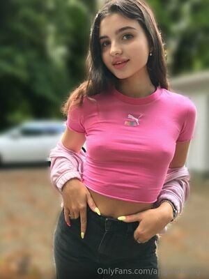 angela_reign / angelinareign