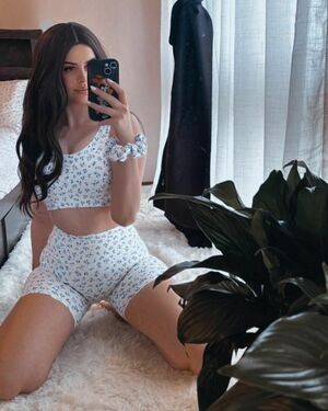 Isabella Vaughn / bella.vaughn / itsbellavaughn