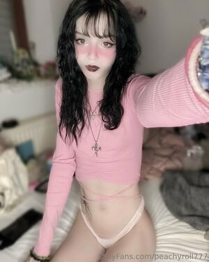 peachyroll777 / peachyxroll