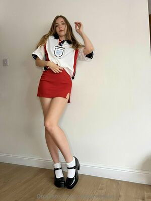 missannarose / nailssbyannarose