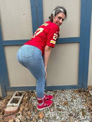 Grlnxtdoor111 / girlnxtdoor111