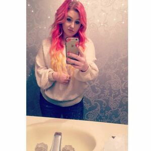 Lauren Baker / Laurenishere93 / https: