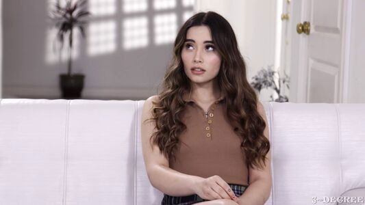 Aria Lee / AriaLeexxx / officialarieleex