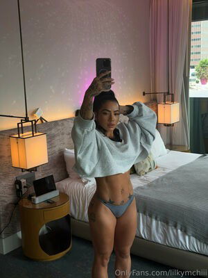 danellemfishback / lilkymchiii