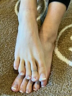 myposedtoes