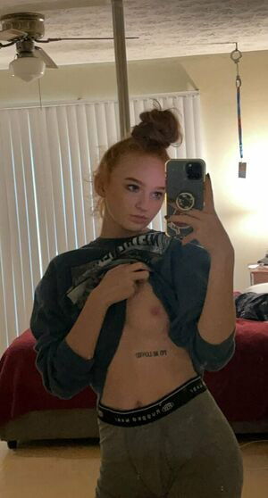 Lexi_bookout / Rednotice