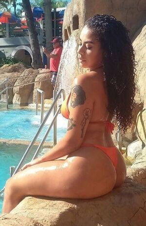 Julia Carvalho / joliacarvalho / jucarvalho.k