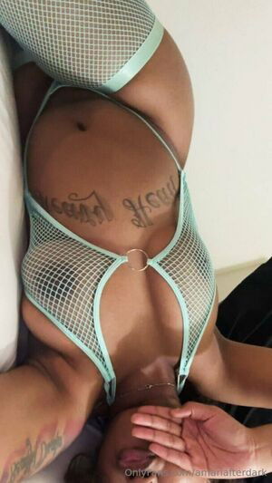 amari.j / amariafterdark