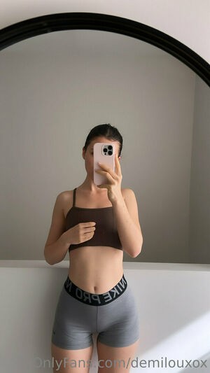 British / demilou.xo / demilouxox