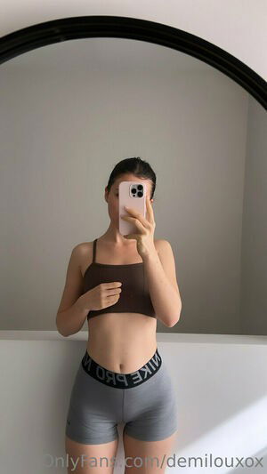 British / demilou.xo / demilouxox