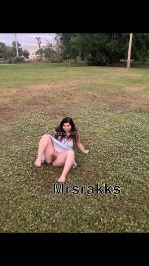 Jessica Rakks / https: / mrsrakks / mrsrakks__