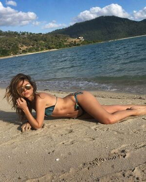 Maria Menounos / mariamenounos