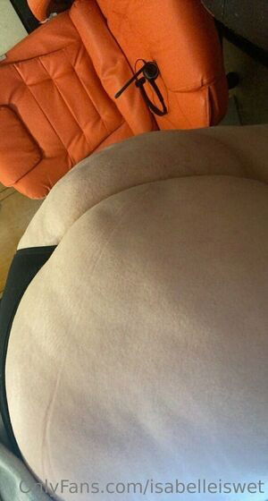 isabelleiswet / izzy.sweeet