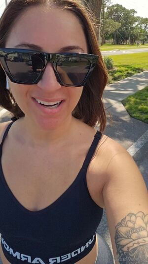 katievernola / katieverona