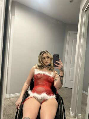 karleexrosee / notkarleerose