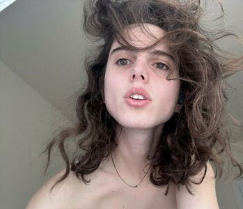 Helmet Girl / helmet_.girl / helmetgirl / sbodrojan