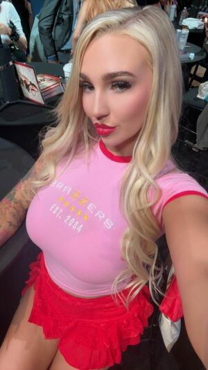 Kendra Sunderland / kslibrarygirl / therealkendrasunderland