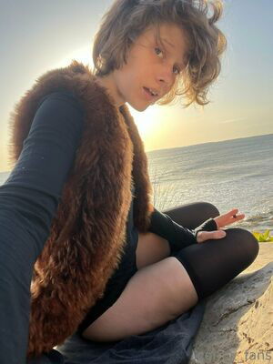 Comfy_Fans / Eli-Chan / flatdoujin