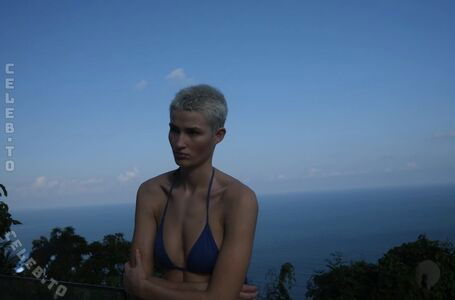 AleandraFrerk / ale4ndra