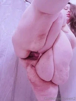guillotinequeen2