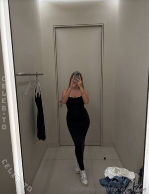 Cutiedaina_8 / honeycakeee