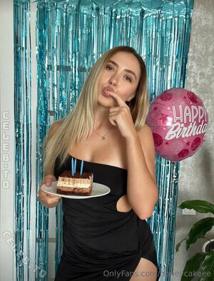 cutiedaina_8 / honeycakeee / honeycakeee / Cutiedaina_8