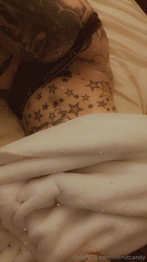 i_vomit__candy / ivomitcandy