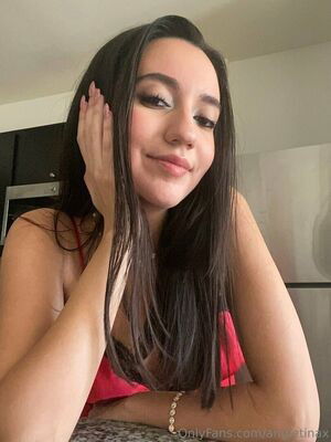 Angie / Ashleerose / angietinax / ashleeroseauthor