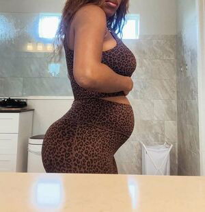 Trinity Fatu / trinity_fatu