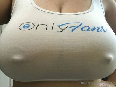 delilah_hoodrich / mzdelilah